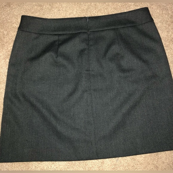 Loft Skirt - Picture 2 of 7